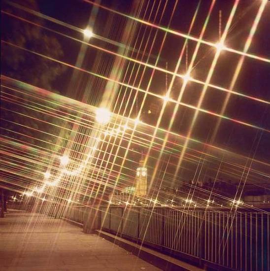 Banks of the Thames by night von 