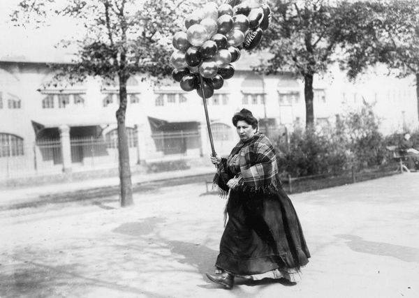 Berliner Luftballonverkaeuferin/Haeckel von 