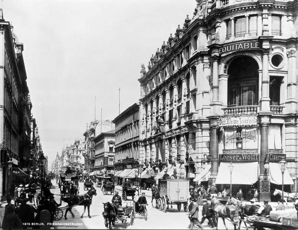 Berlin, Friedrichstrasse / Foto Levy von 