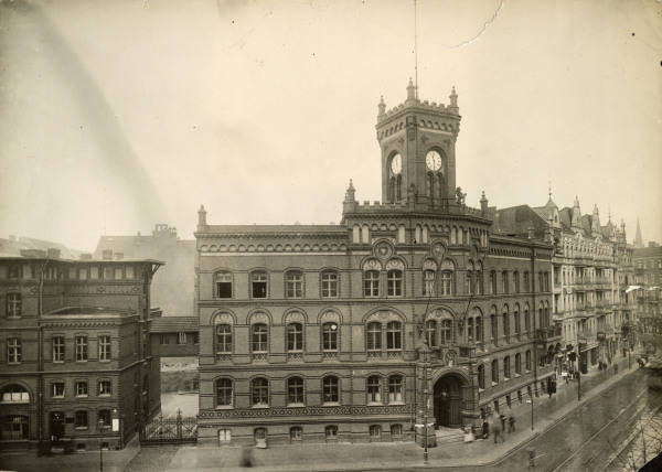 Berlin,Gesamtansicht Rathaus Wilmersdorf von 