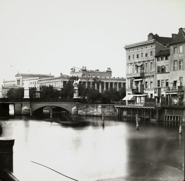 Berlin,Schloßbrücke,Altes u.Neues Museum von 