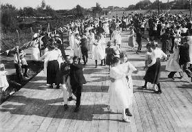Berlin,Tanz auf Erntefest,Laubenkolonie