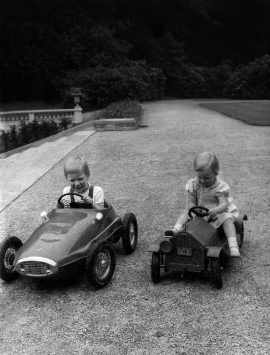 Children of AlbertofBelgium : prince Philip and Princess Astrid of Belgium von 