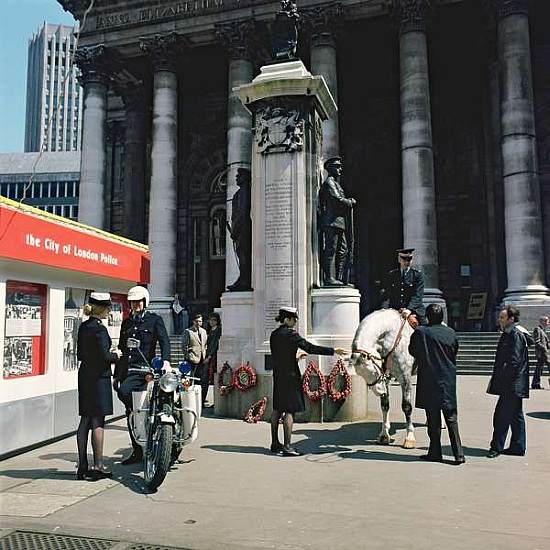 City police recruitment stand, outside the Corn Exchange von 