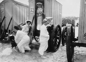 Damen am Badekarren Norderney um 1910