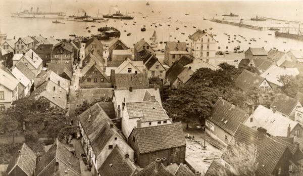 Helgoland,Blick auf Stadt und Hafen von 