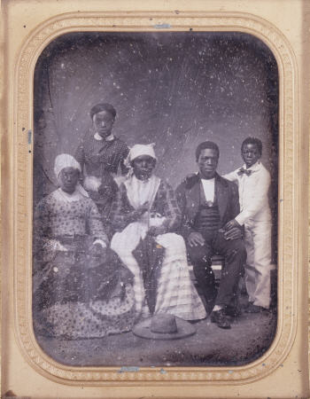 Minda, Leah, Sarah, Tom & Little Paul von 