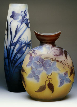 Two Galle Double-Overlay Acid-Etched Vases von 