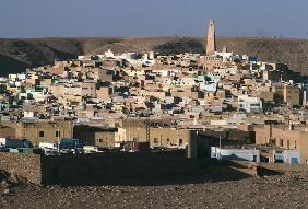 View of the cemetery and general view of the city (photo) 