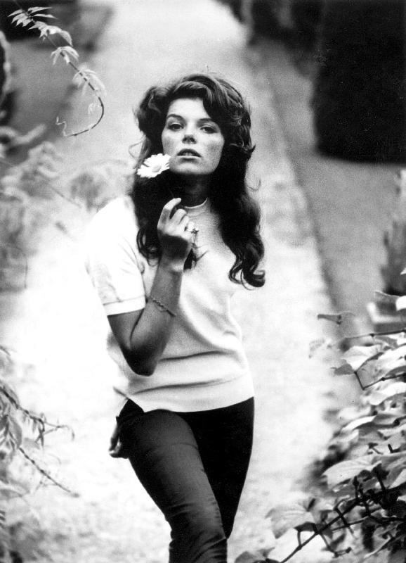 Young and Willing The wild and the willing de RalphThomas avec Samantha Eggar von 