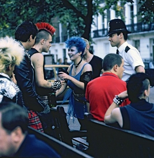 Youths and Police on the Kings Road, Chelsea von 