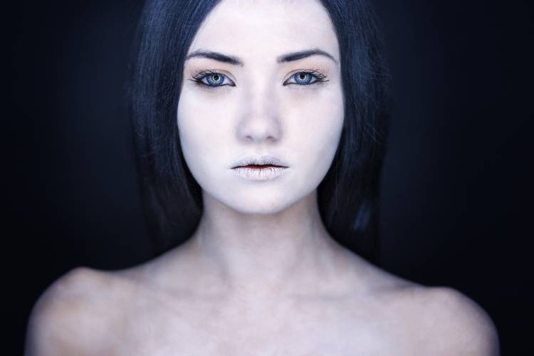 Before the storm von Oren Hayman