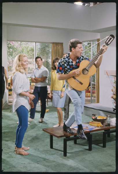 Frankie Avalon and Tuesday Weld on set of Ill Take Sweeden von Orlando Suero