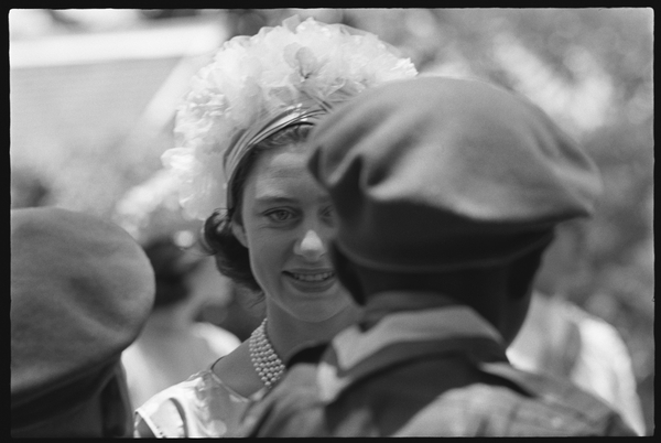 Princess Margaret greeting troops at the celebration of Jamaican independence von Orlando Suero