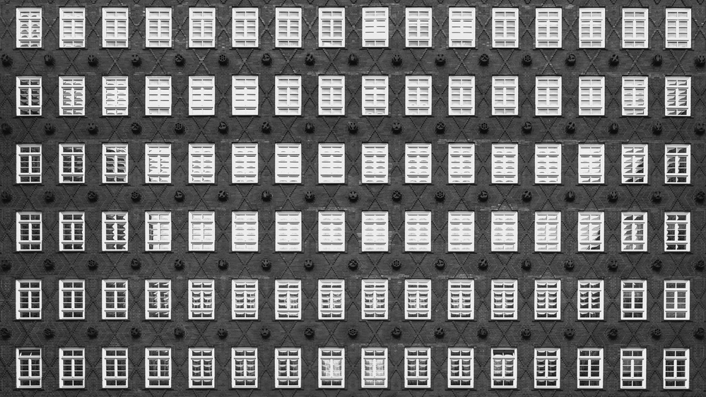 "Parallel Worlds" von Oscar Lopez