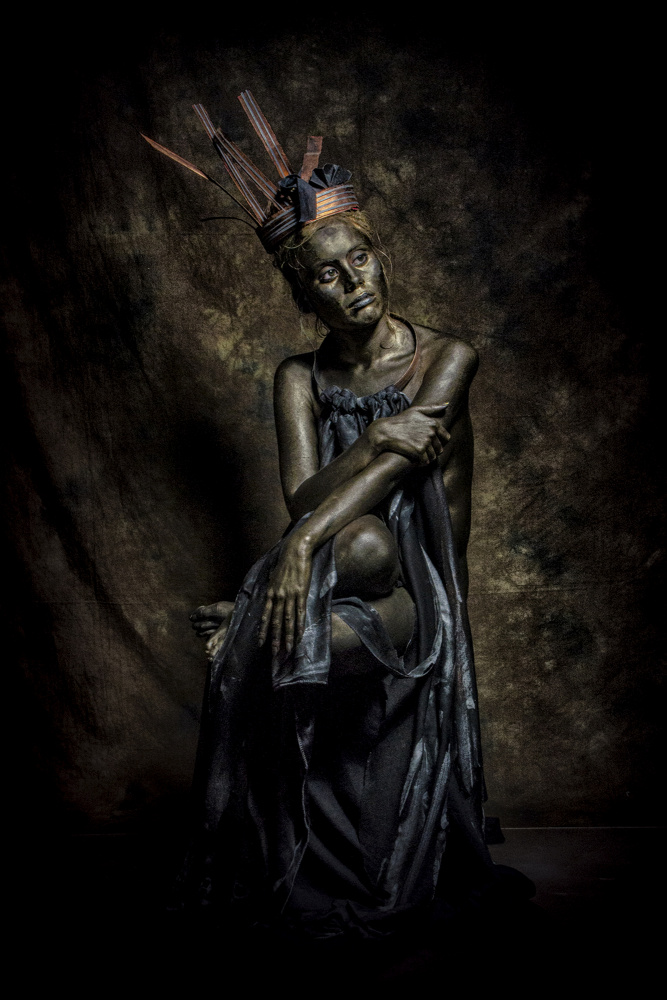 LIVING PAINTED SCULPTURE von PARTHA BHATTACHARYYA