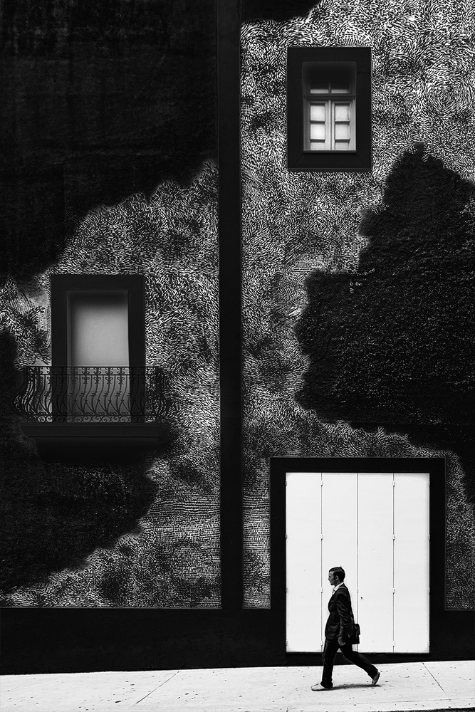 Displacement von Paulo Abrantes