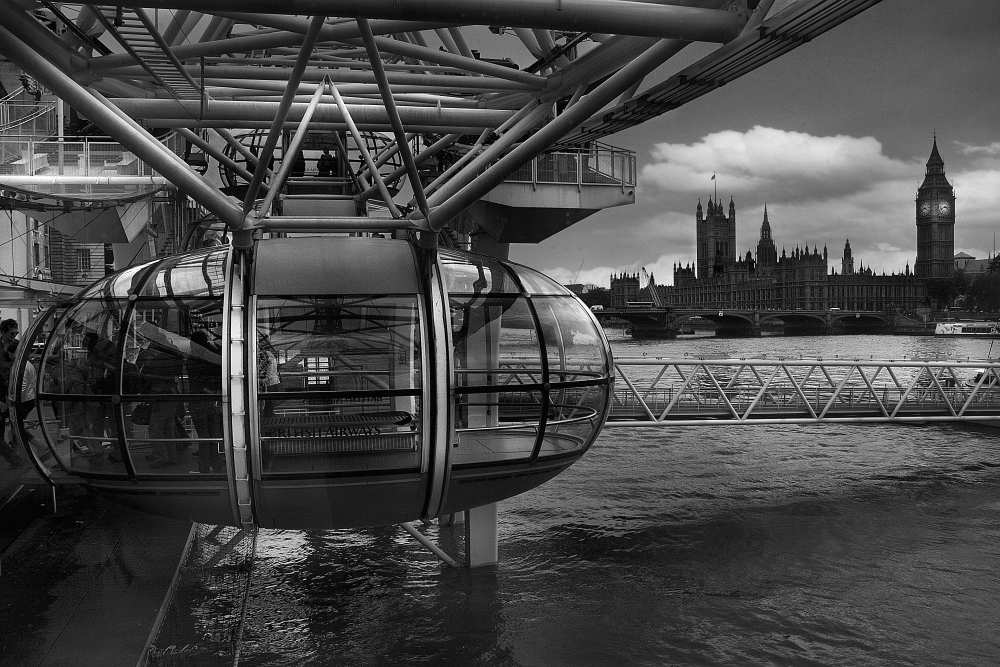 When The Past Meets The Future von Paulo Penicheiro