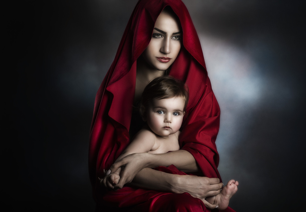 Maternity 2 von Peppe Tambè