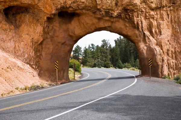 Tunnel Bryce Canyon Utah USA von Peter Mautsch