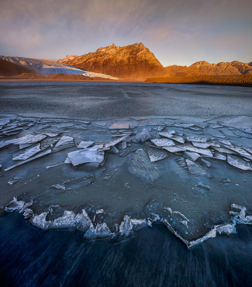 Broken ice cover von Peter Svoboda MQEP