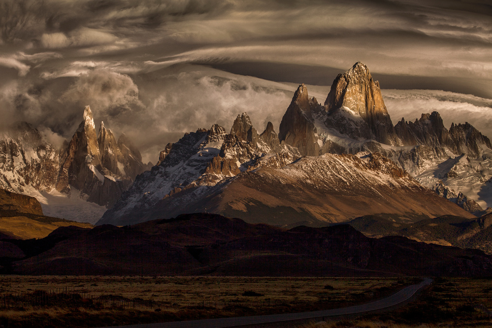 Striped sky over the Patagonia spikes von Peter Svoboda MQEP