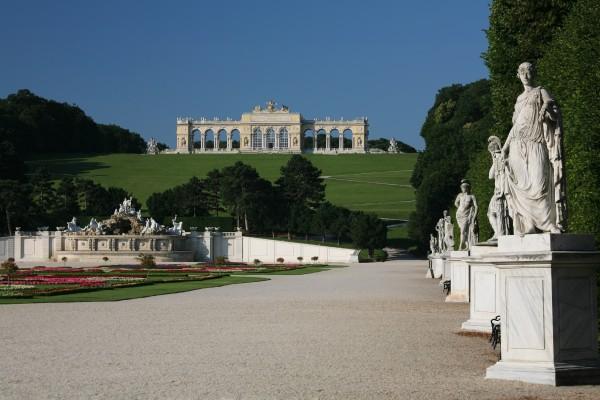 Wien, Schönbrunn, Gloriette, Neptunbrunn von Peter Wienerroither
