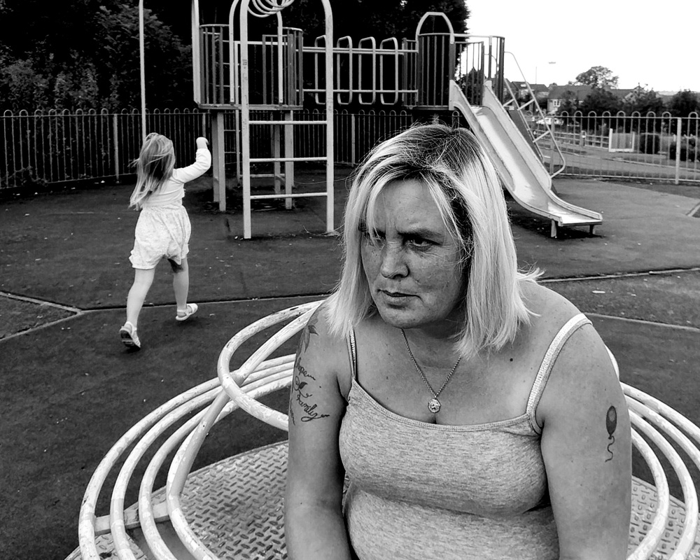 Mother &amp; daughter at the park von Phil Tooze