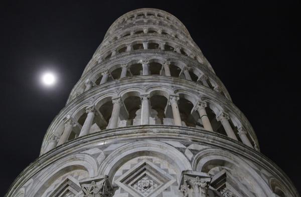Torre di Pisa Notturno