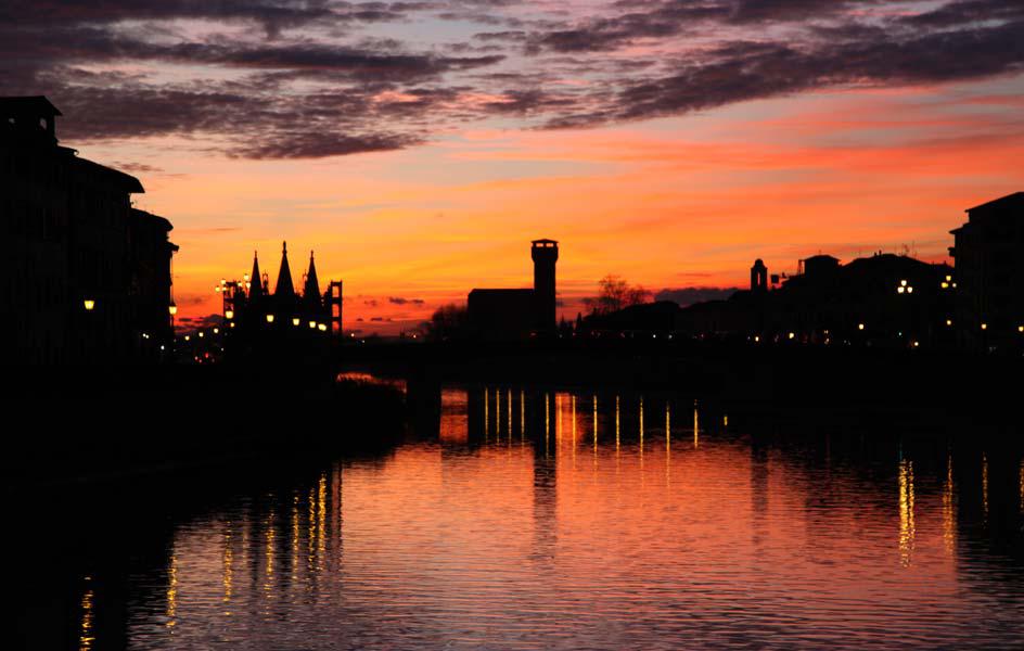 Tramonto sull'Arno a Pisa