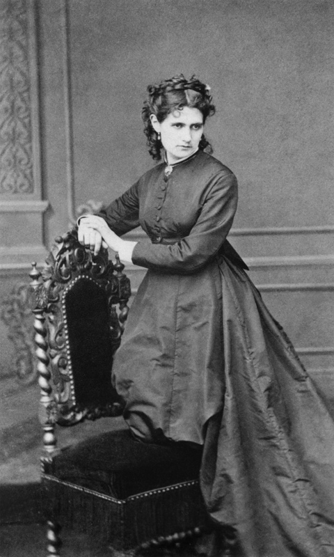 Berthe Morisot, 20th February 1869 (b/w photo)  von Pierre Petit