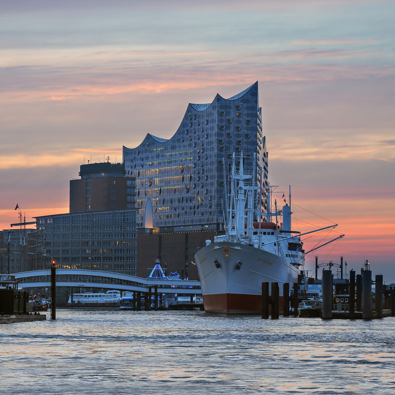 Hamburg Hafen 89 von Regina Porip