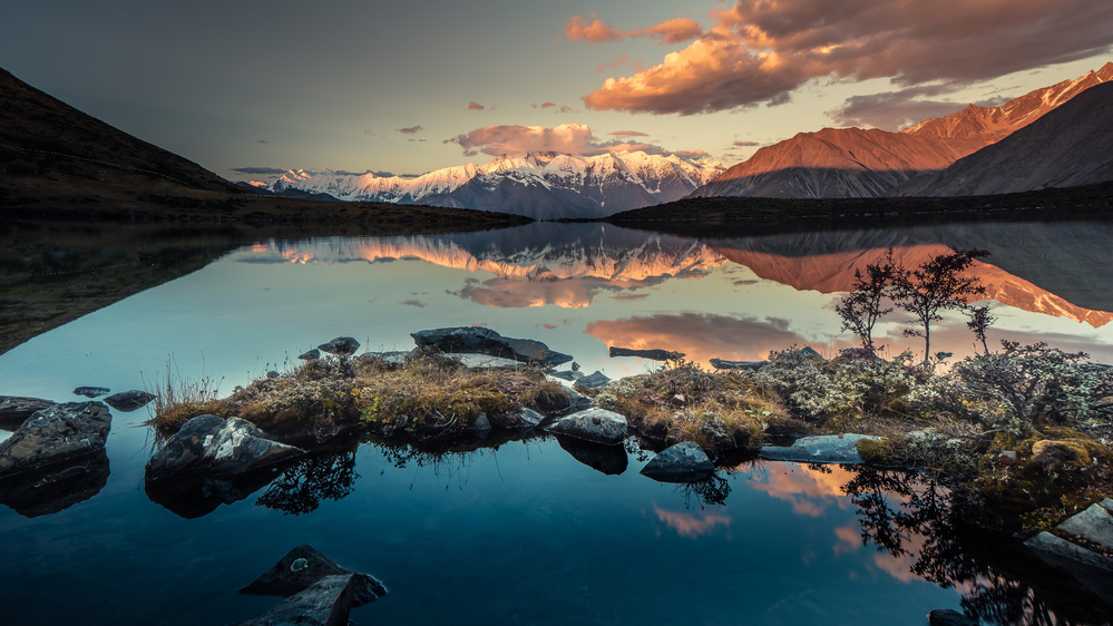 Gongga Twilight 《里索贡嘎》 von qiye