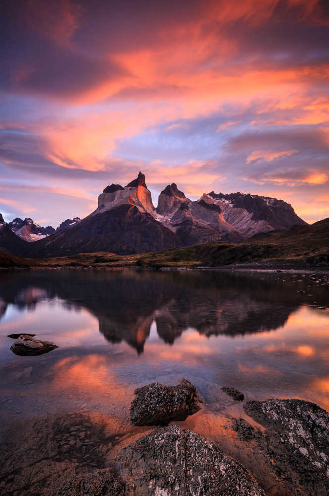 PARQUE NACIONAL TORRES DEL PAINE, SUNRISE AT LAKE NORDENSKJOLD-1292-2 von Raimondo Restelli