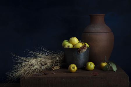 Yellow apples