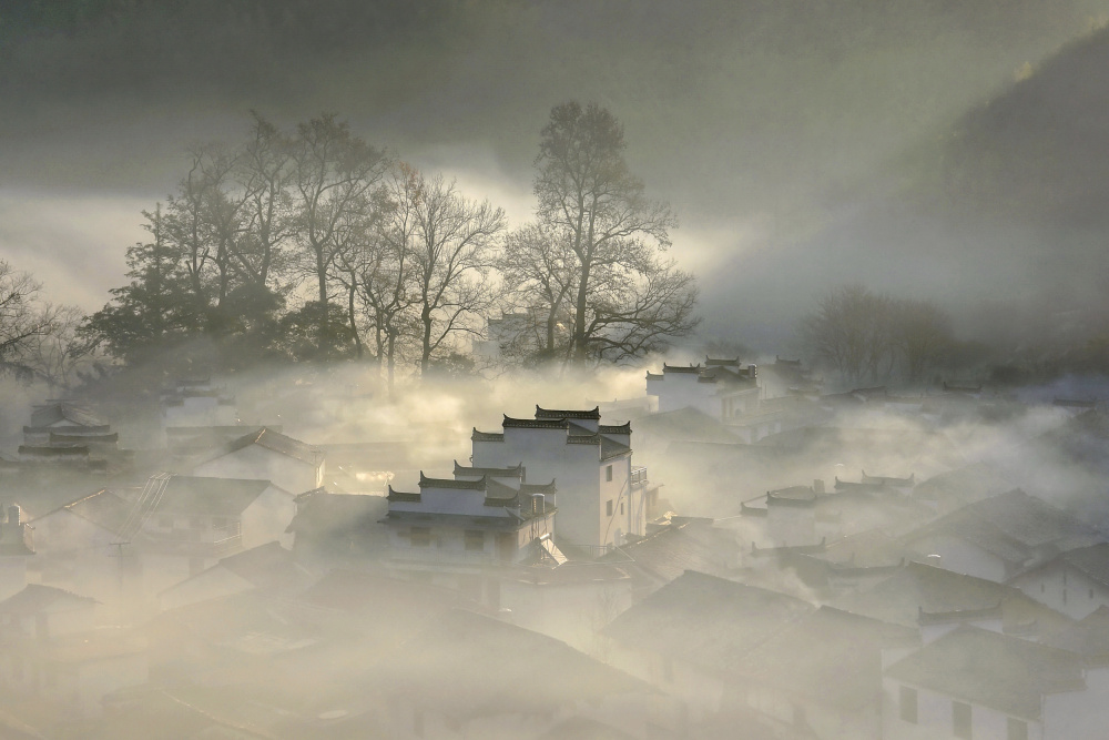 The Village in Morning Mist von Raymond Ren Rong Liu