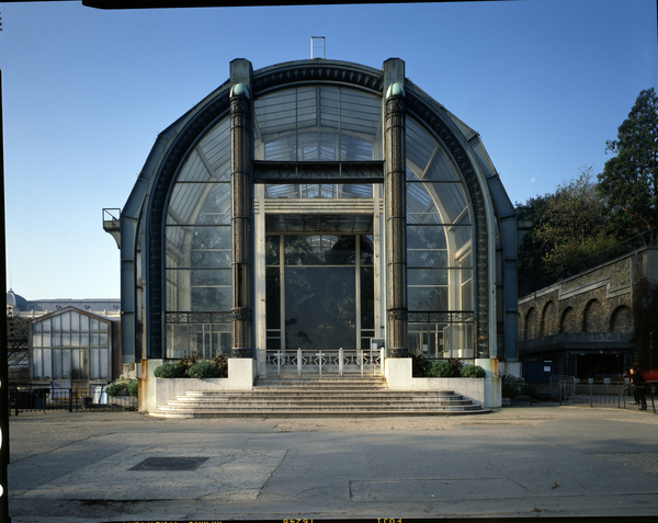 Entrance of the tropical greenhouse at the Jardin des Plantes in Paris built in 1937 on the plans of von Rene Berger