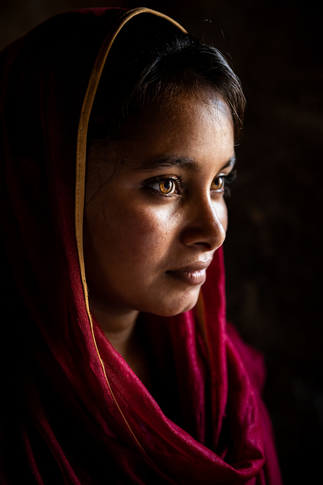 Beautiful Peasant Woman von Richard Huang