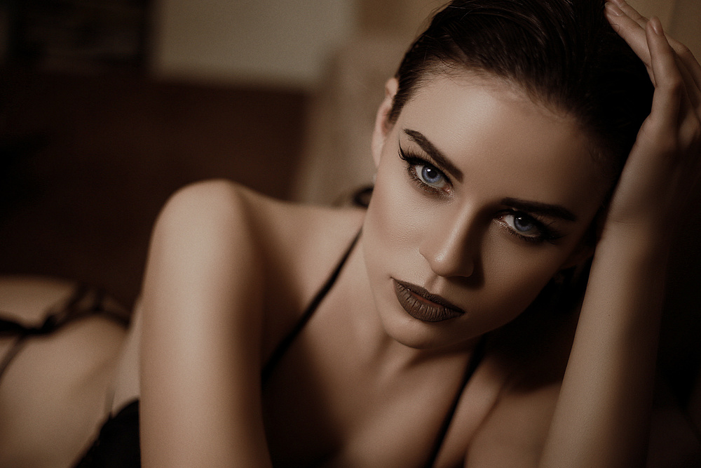 Angelina von Riyan Aderia