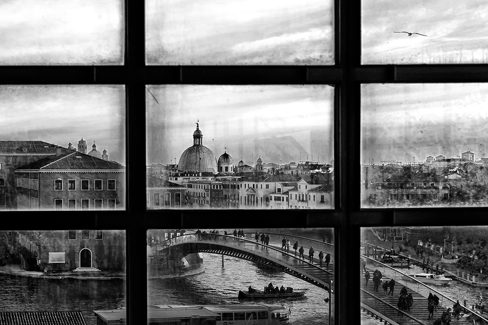 Venice Window #2 von Roberto Marini