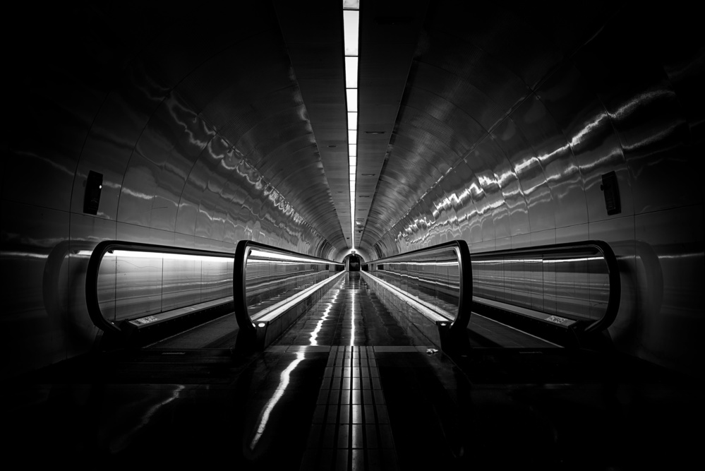 The Moving Walkway von Roland Weber