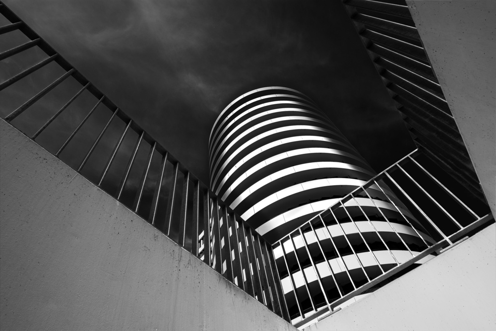 from underneath von Rolf Endermann