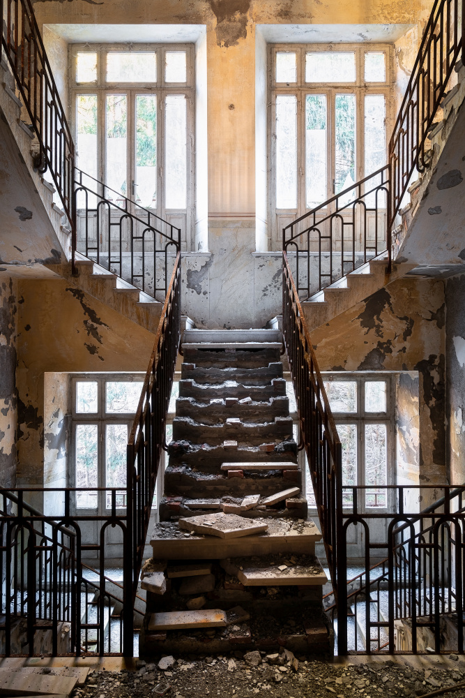 Broken Staircase von Roman Robroek