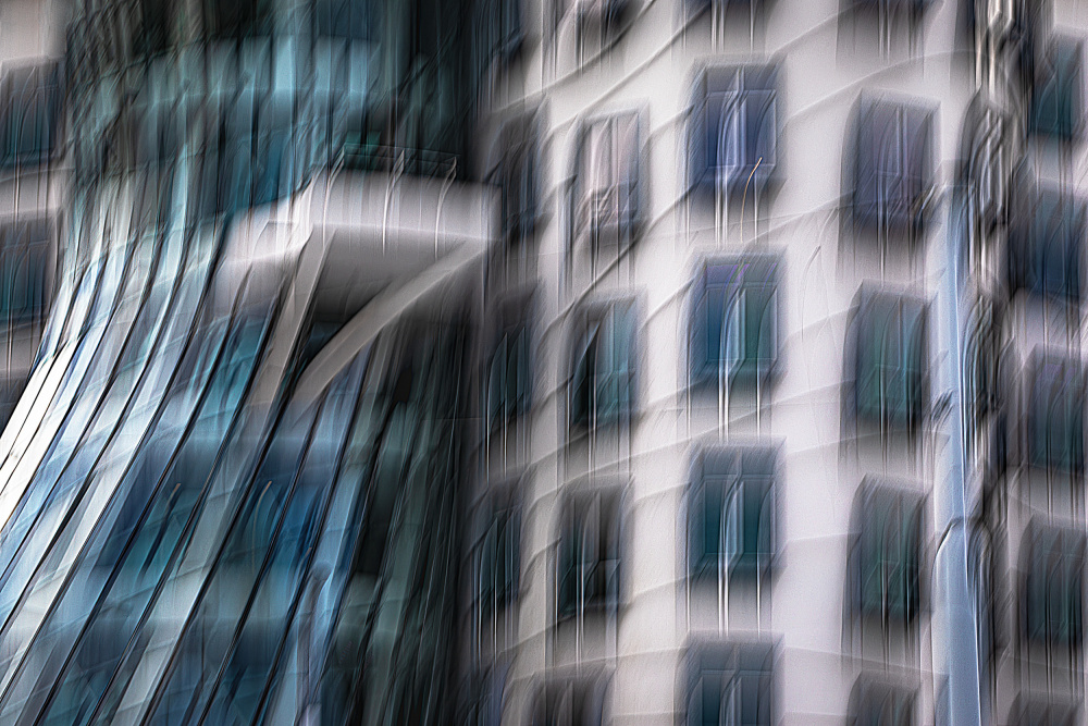 Dancing House, Prague von Roswitha Stelzer