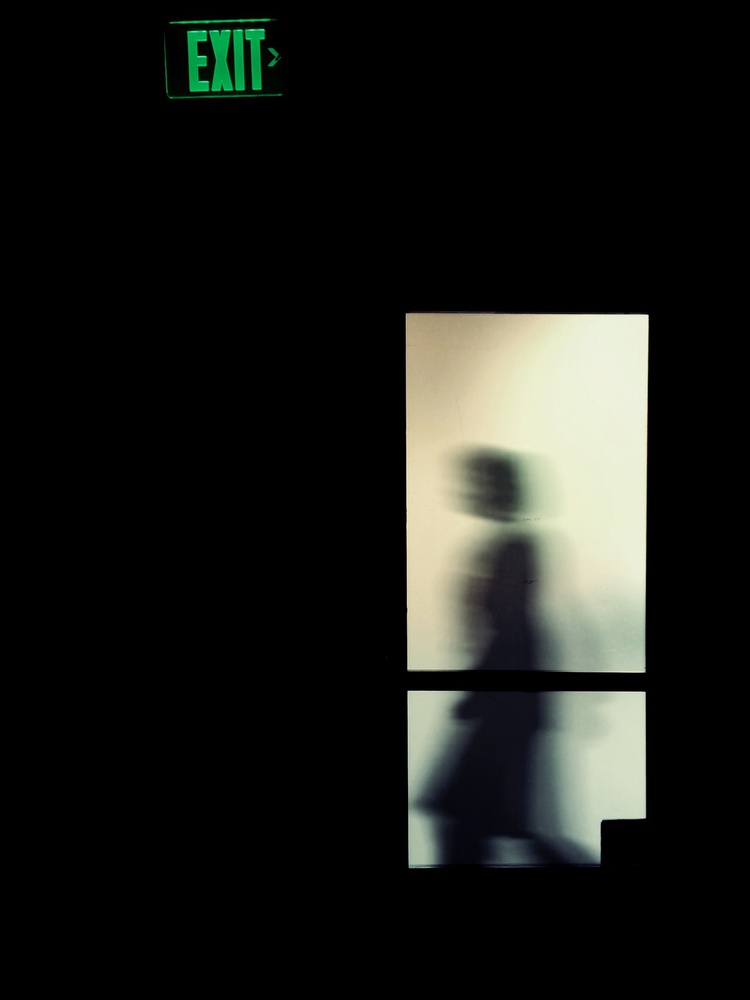 Exit von Roxana Labagnara