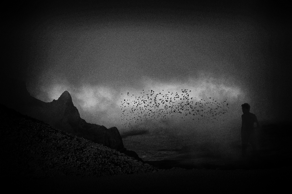 Exploring the crater von Roxana Labagnara