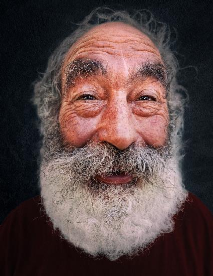 A face! A life story! 7