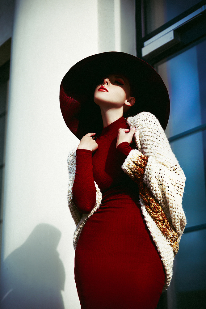 Elegance is when the inside is as beautiful as outside von Ruslan Bolgov (Axe)