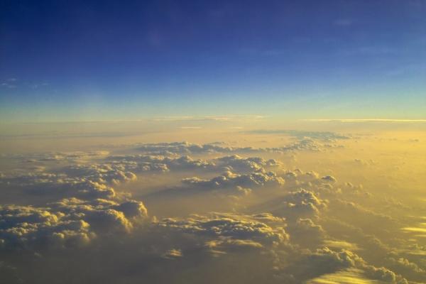 Über den Wolken von Sabine Reinarz