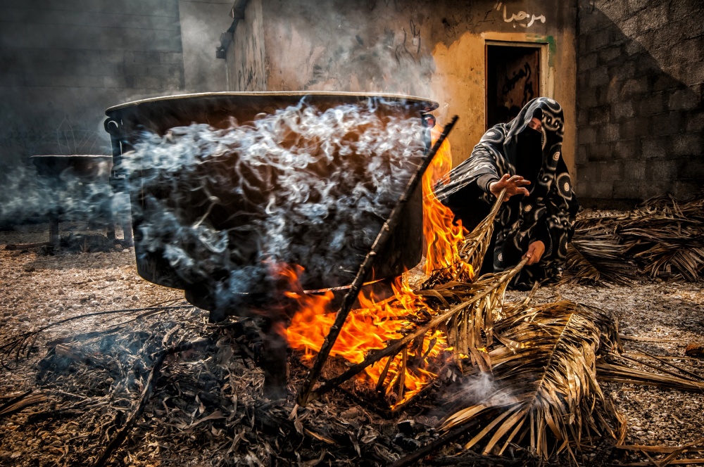 Live Alone von Saeed Dhahi